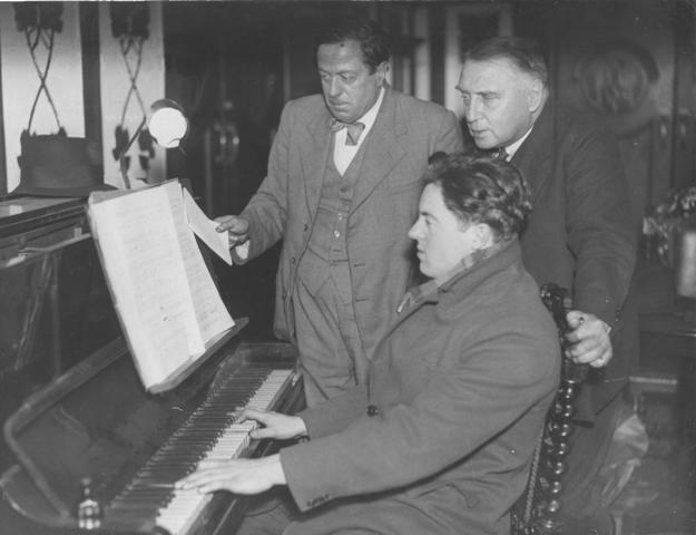 GLL WACLL Walter Barnes at Piano 1934